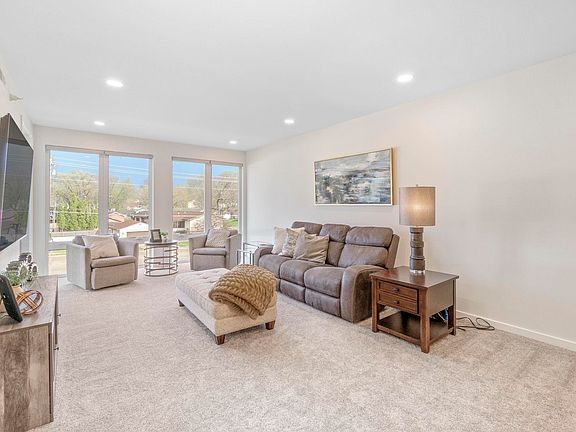 3rd image of 4025 Cedar Heights Dr #8