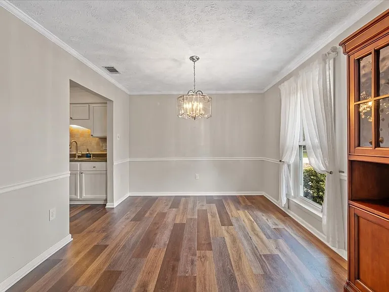 210 Pine Grove Dr — Photo 10