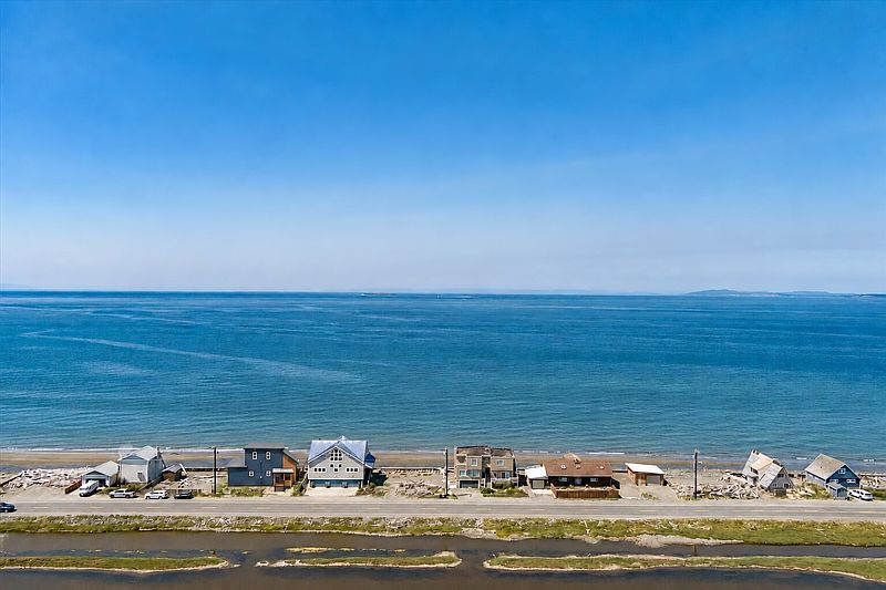 3rd image of 2511 West Beach Road