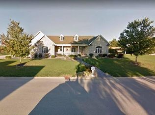 891 Deer Circle Dr, Carlyle, IL 62231