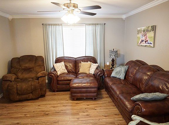 4th image of 277 N Oxford Dr