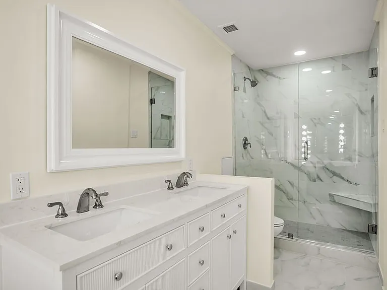 6335 W Northwest Hwy #411 — Photo 16