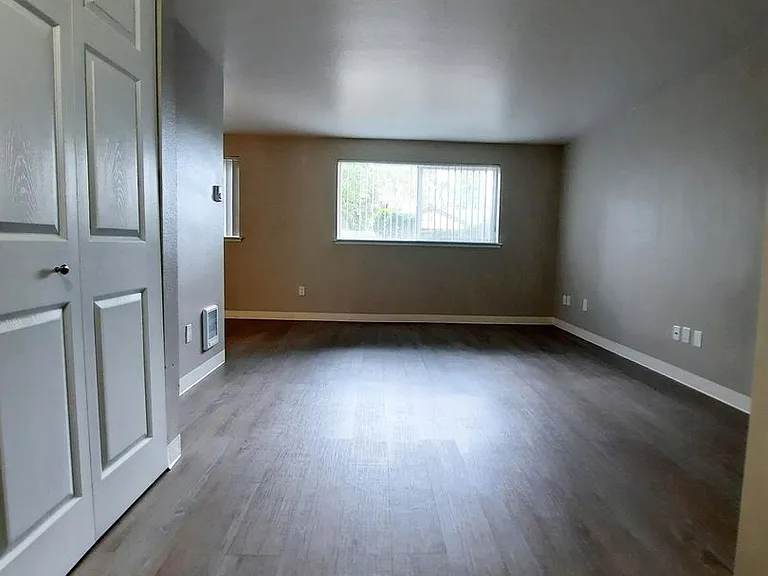 The Gardens Apartments — Photo 22