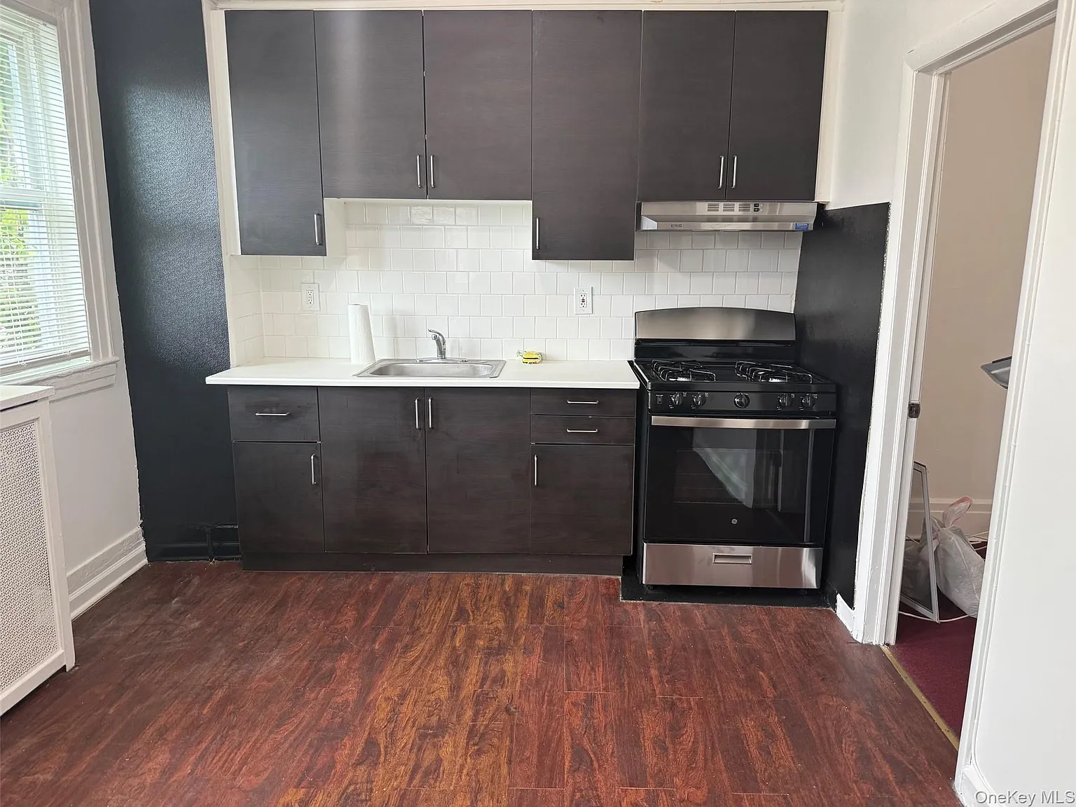2 bed, 1.0 bath, 800 sqft, $2,500 — Photo 2