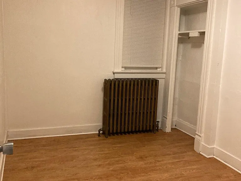 220 Ophelia St #1 — Photo 10