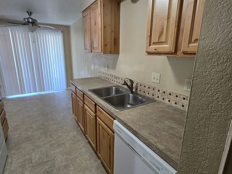 1715 Center Ave #15 — Photo 66