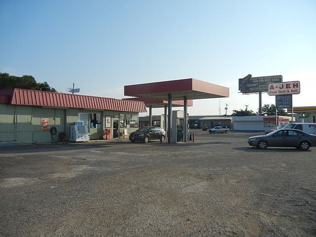 1st image of 7401 Woodway Dr