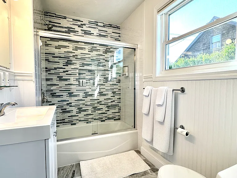 90 Wolcott Ave #1 — Photo 9