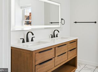 2204 E Huntingdon St, Philadelphia, PA 19125