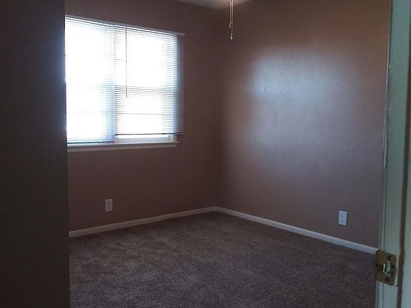 5th image of 1106 SE Belmont Dr APT 6