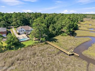 606 Ravenswood Road, Hampstead, NC 28443