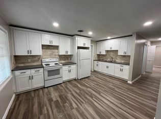 1409 20th St, Huntsville, TX 77340