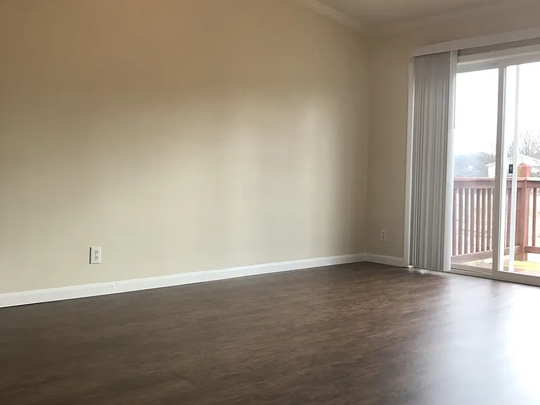 563 Van Buren Rd — Photo 2