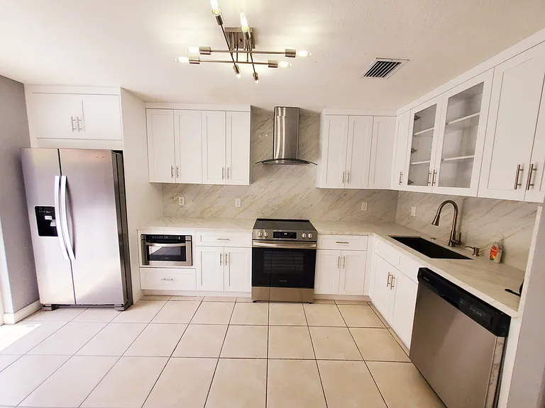7291 NW 173rd Dr #101 — Photo 4