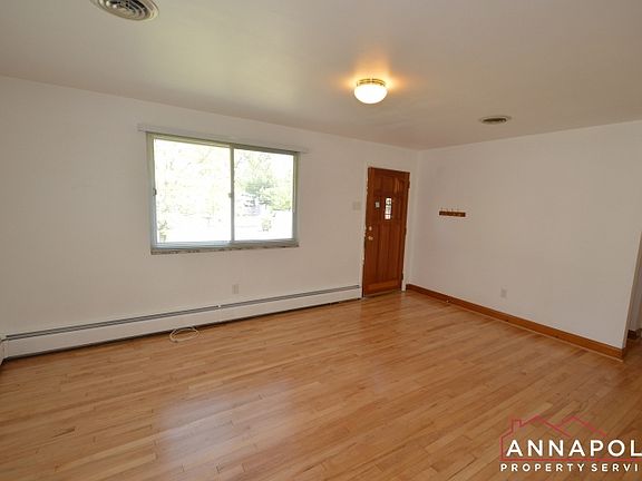 4th image of 1008 Tudor Dr