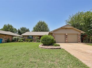 3313 Meadow Ln, Edmond, OK 73013