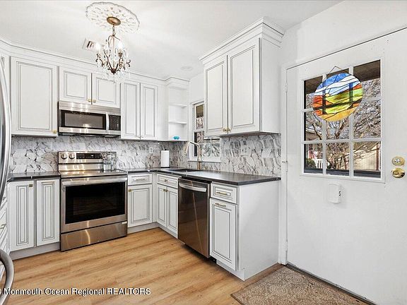 5th image of 353A Dorchester Drive