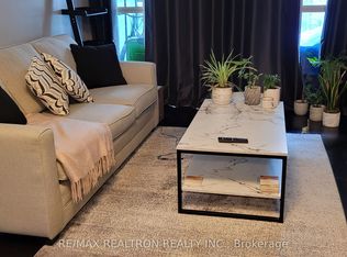 525 Wilson Ave #216, Toronto, ON M3H 0A7