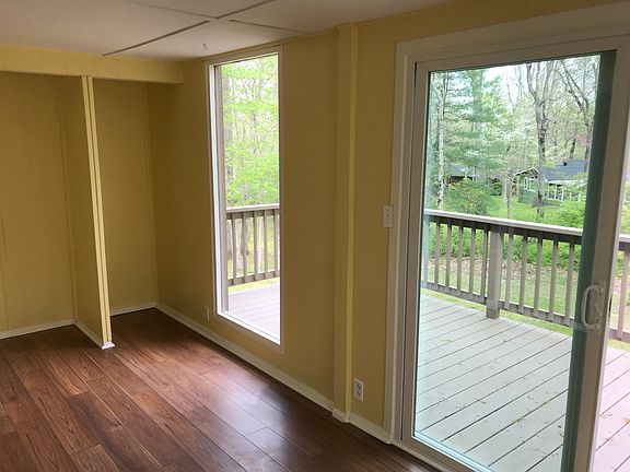 4th image of 211 Lakeshire Dr