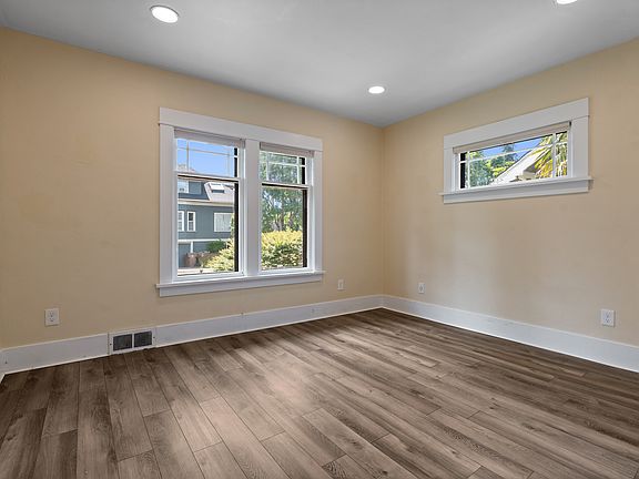 4th image of 1102 N Anderson St