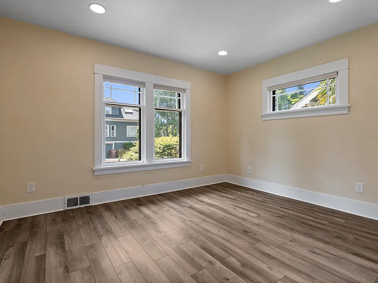 1102 N Anderson St — Photo 4