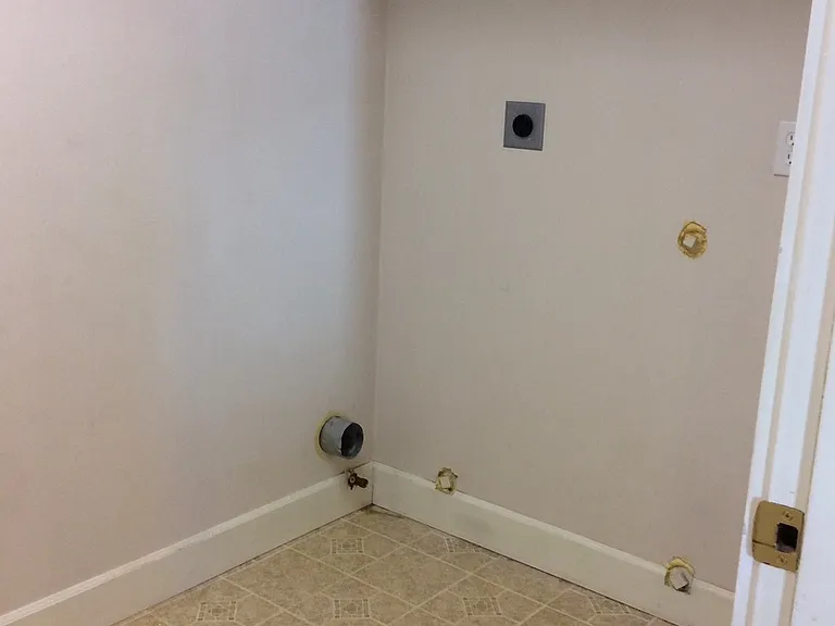 1511 Burrows Ct — Photo 7