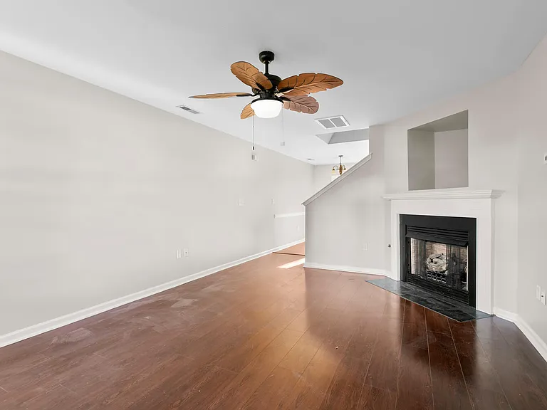 55 Thea Ln — Photo 4
