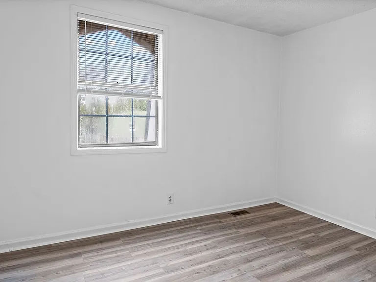 Evergreen Townhomes — Photo 8