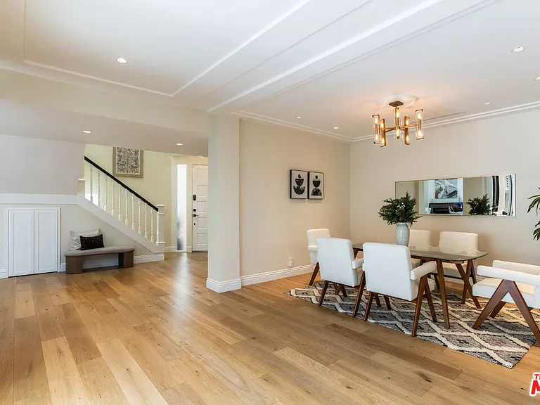 869 S Bundy Dr — Photo 11
