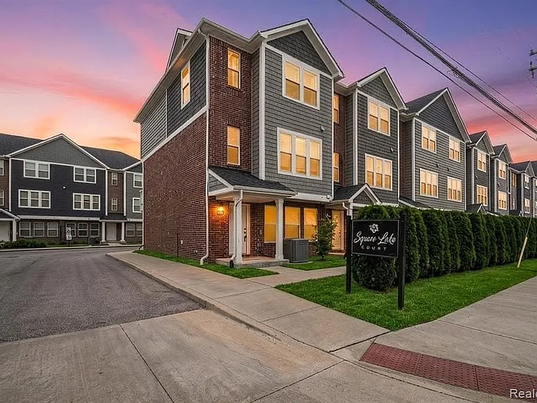2925 Square Lake Ct — Photo 1