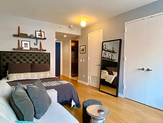 Rented by Compass | media 16