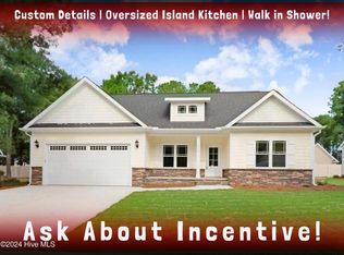 203 Fountain Dr, Clinton, NC 28328