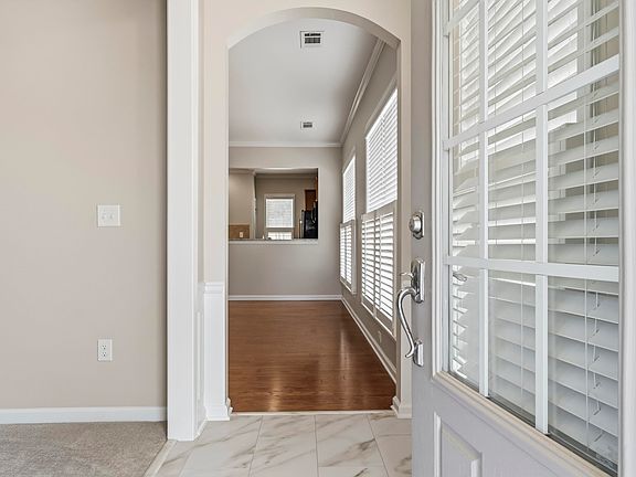 4th image of 1101 Summer Station St