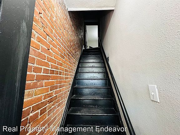 2nd image of 2125 Russell Blvd APT 2