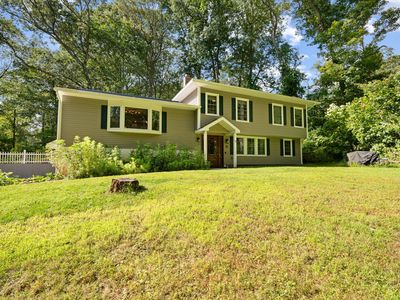 28 North Glenwoods Road, Gales Ferry, CT, 06335