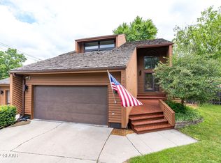 203 Circle Hills Dr, Grand Forks, ND 58201