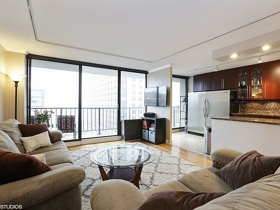 2nd image of 3150 N Sheridan Rd APT 24B