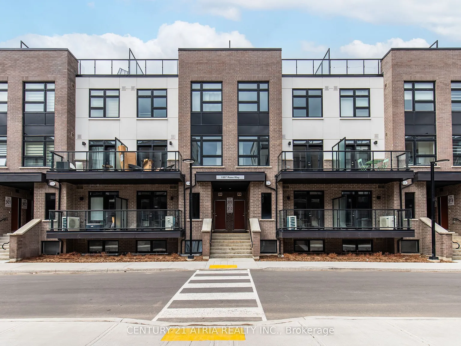 2 bed, $2,700 — Photo 1