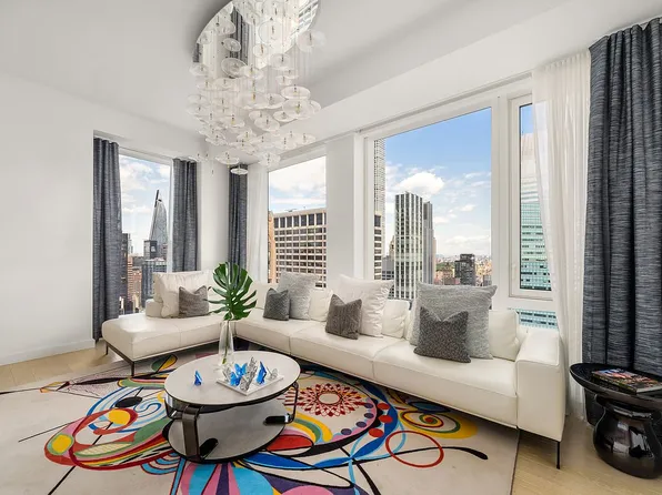 138 E 50th St APT 53A, New York, NY 10022