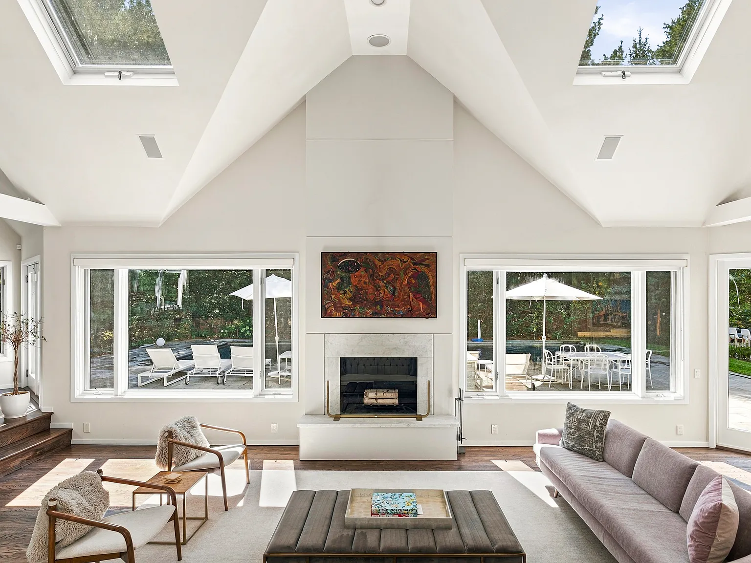 Private Five Acre Retreat — Photo 3