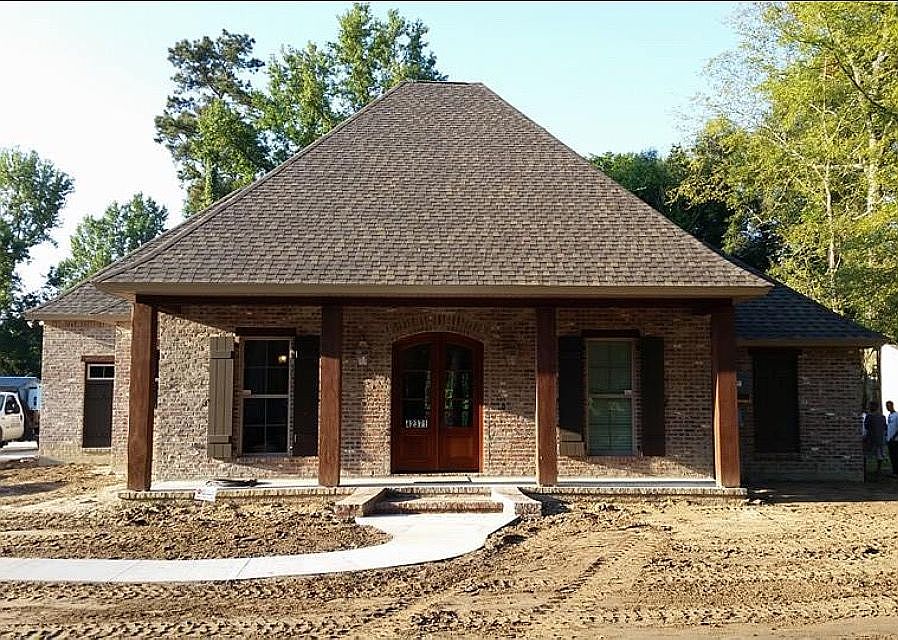 2nd image of 42371 Lero Howe Ln