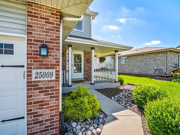 2nd image of 25009 Aspen Ln