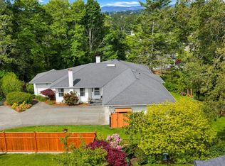 4008 Bow Rd, Saanich, BC V8N 3B1