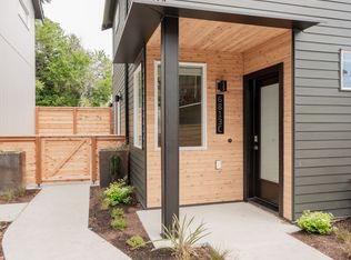 6813C 44th Ave S, Seattle, WA 98118