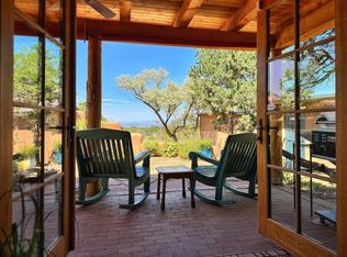 9 Camino Sudeste, Santa Fe, NM 87508