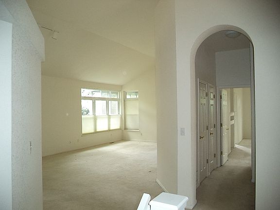 Bright Open Living Area w/Gas Fireplace