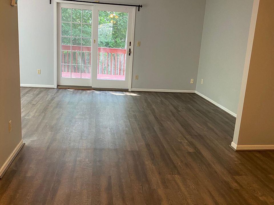 1st image of 610 Oak Park Ln #1
