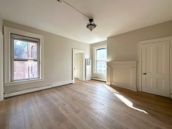 4th image of 87 Ann St Floor 3