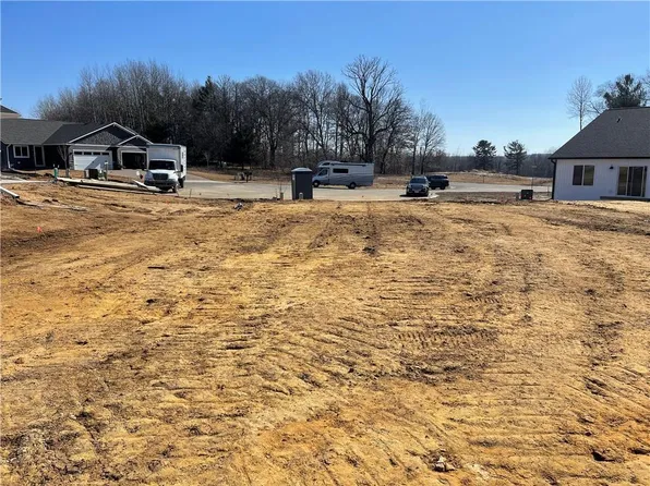 113/121 Fairview Court, Menomonie, WI 54751