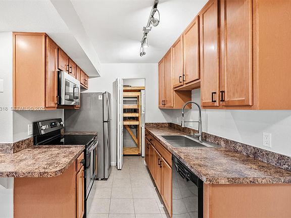 5th image of 2944 Plaza Terrace Dr #2944